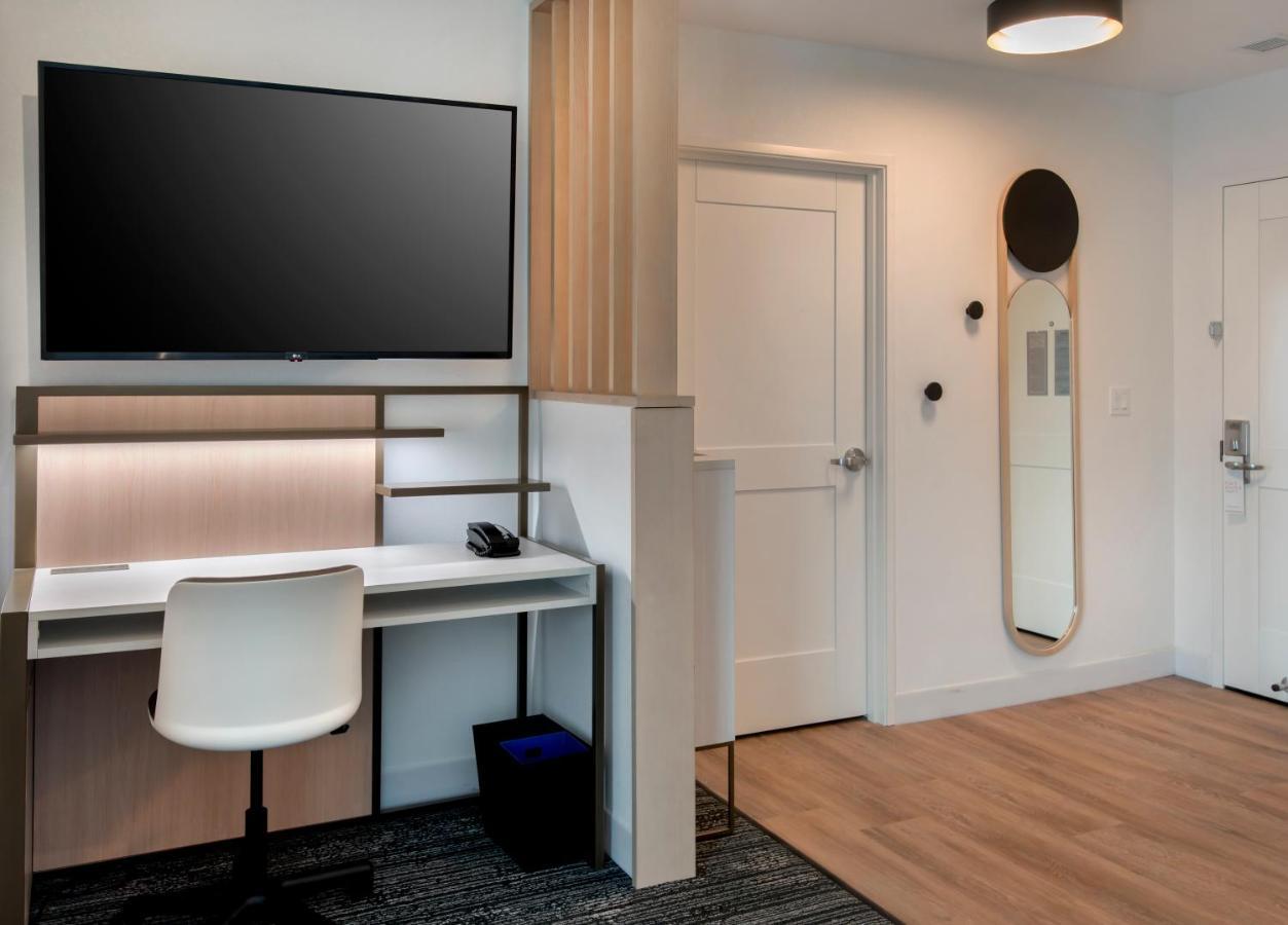 Towneplace Suites Portland Airport Me South Portland Bagian luar foto