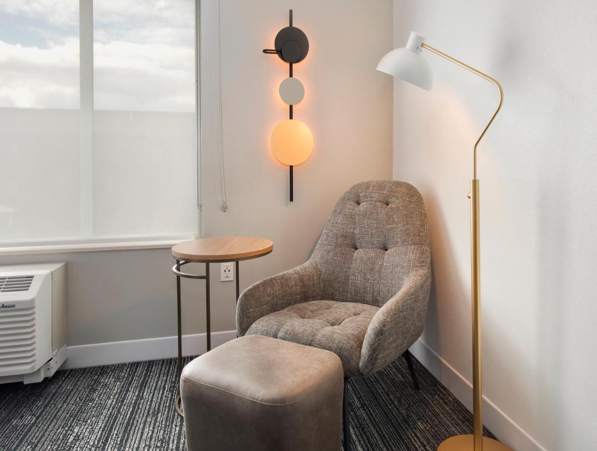 Towneplace Suites Portland Airport Me South Portland Bagian luar foto