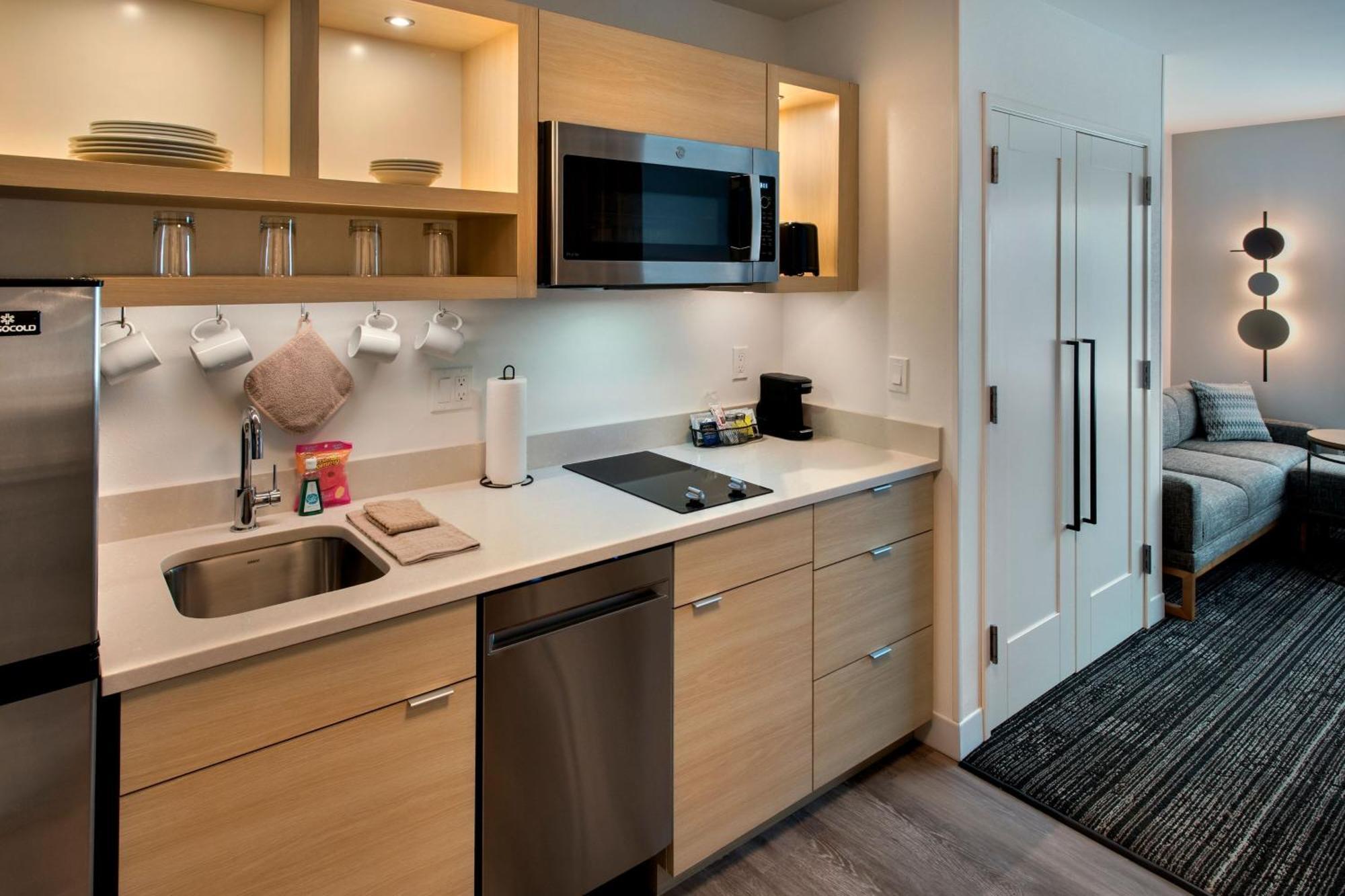 Towneplace Suites Portland Airport Me South Portland Bagian luar foto