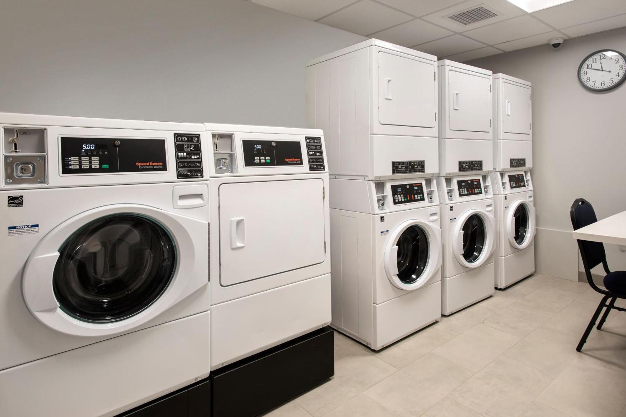Towneplace Suites Portland Airport Me South Portland Bagian luar foto