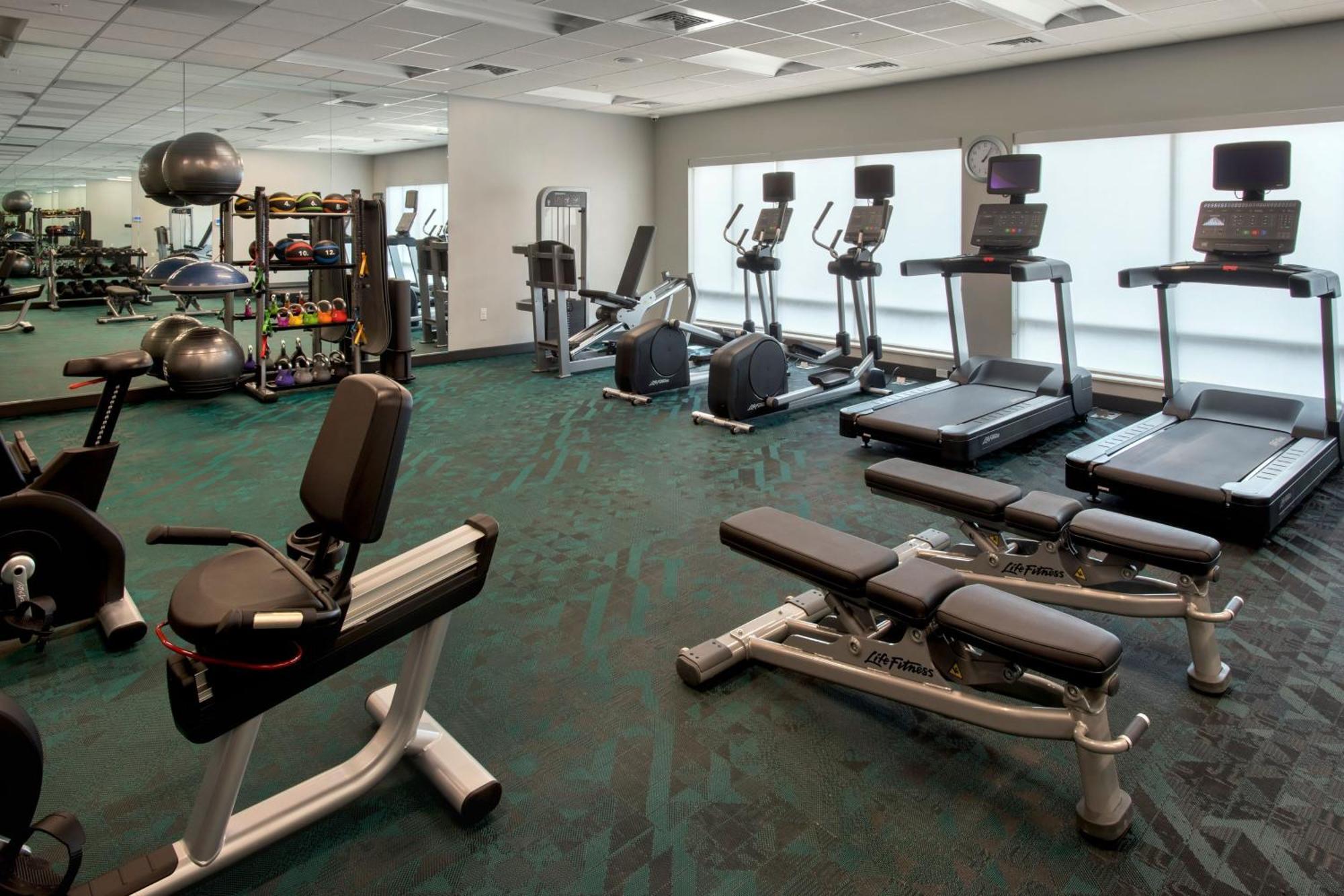 Towneplace Suites Portland Airport Me South Portland Bagian luar foto