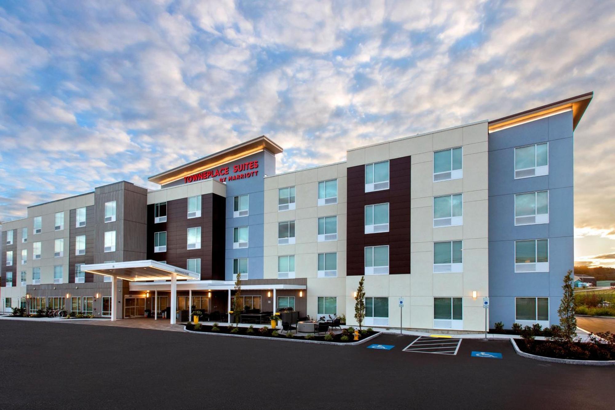 Towneplace Suites Portland Airport Me South Portland Bagian luar foto