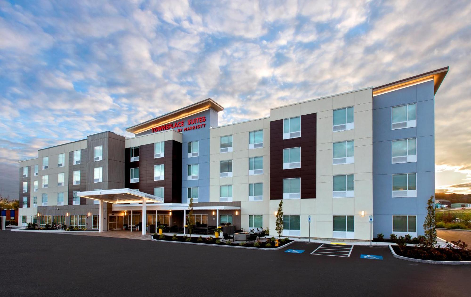Towneplace Suites Portland Airport Me South Portland Bagian luar foto