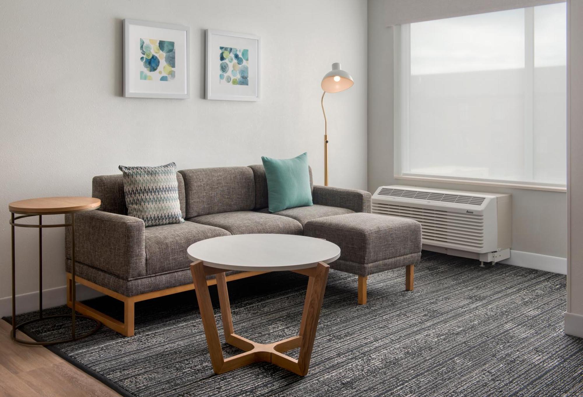 Towneplace Suites Portland Airport Me South Portland Bagian luar foto